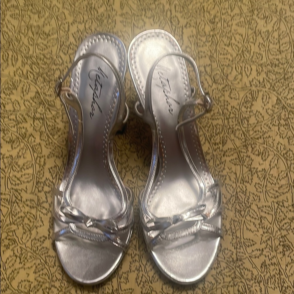 NEW Silver Women's Sandals 8M - Picture 2 of 8